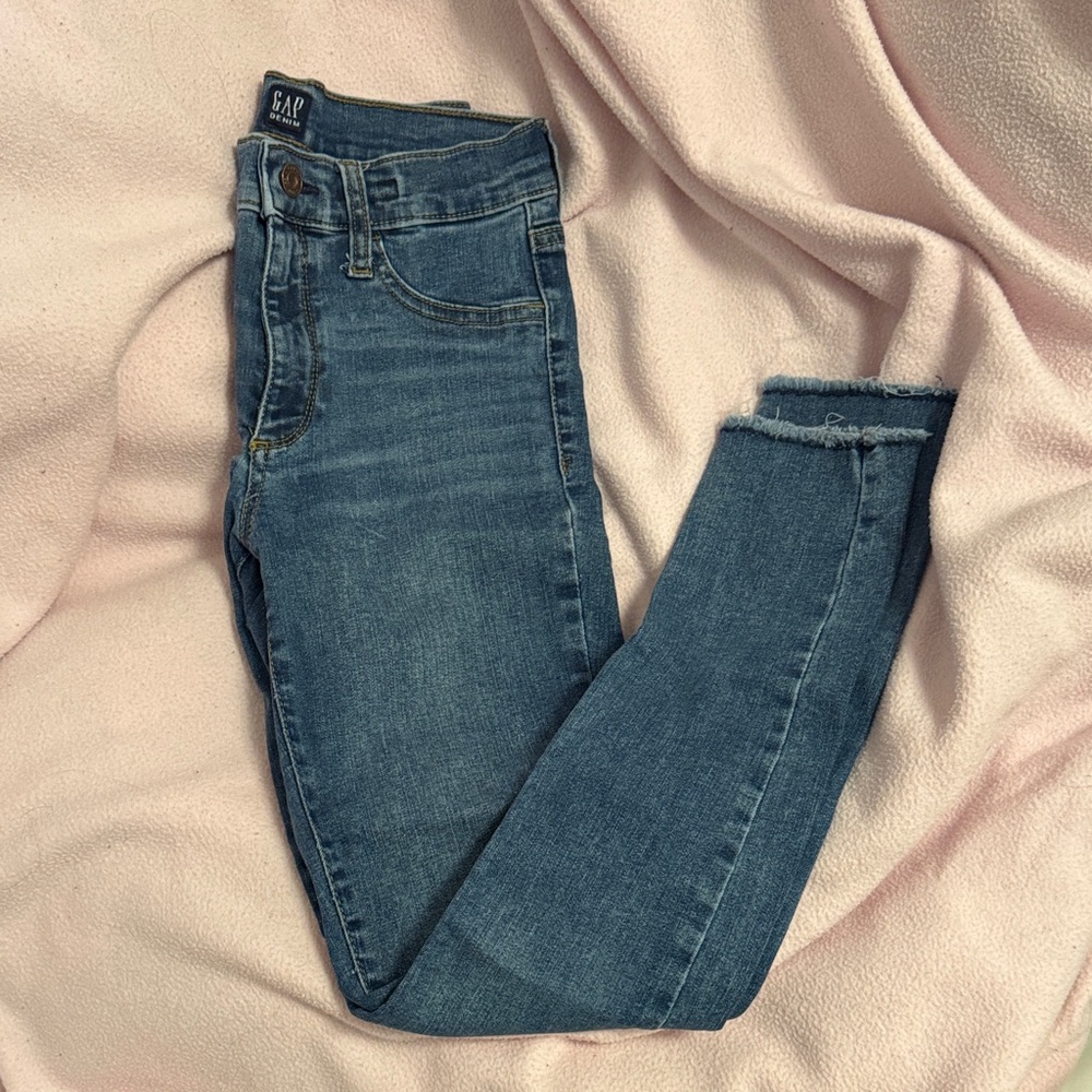 GAP Women's Cropped Denim Jeans